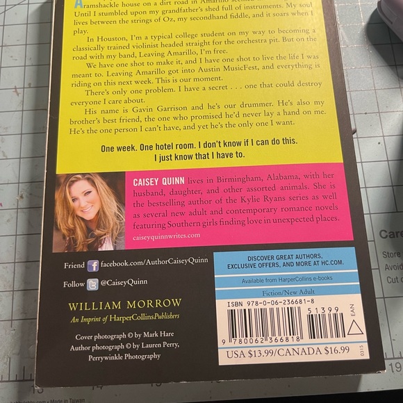 Leaving Amarillo by Caisey Quinn SIGNED - Picture 5 of 5